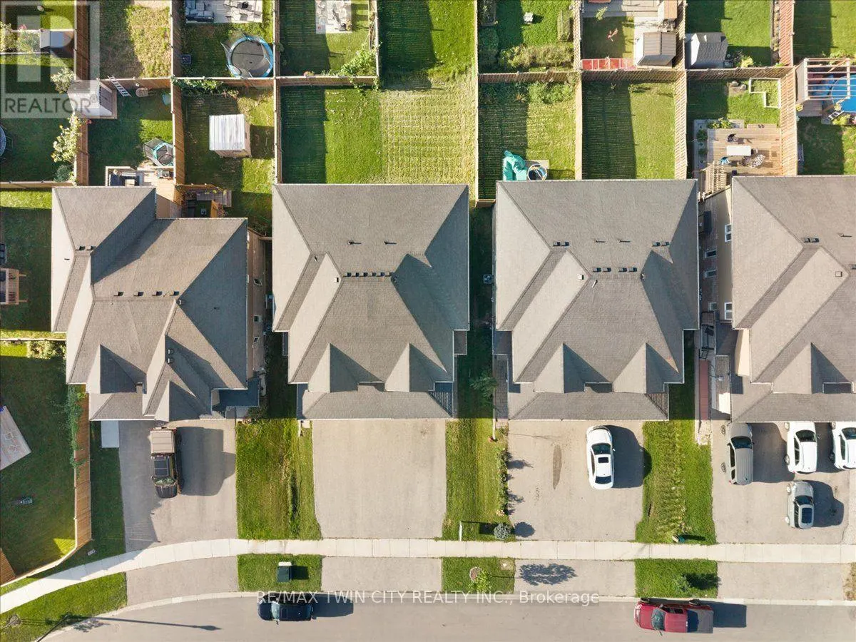 109 LINKS CRESCENT N
