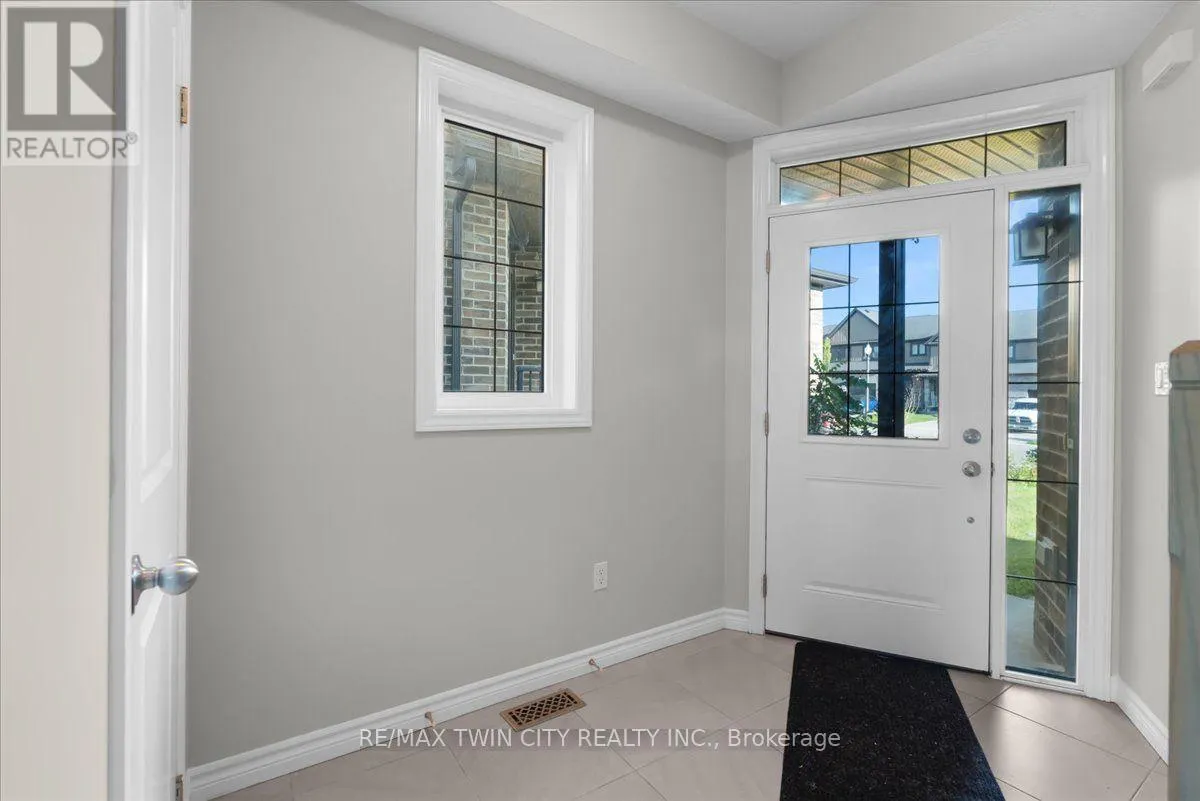 109 LINKS CRESCENT N
