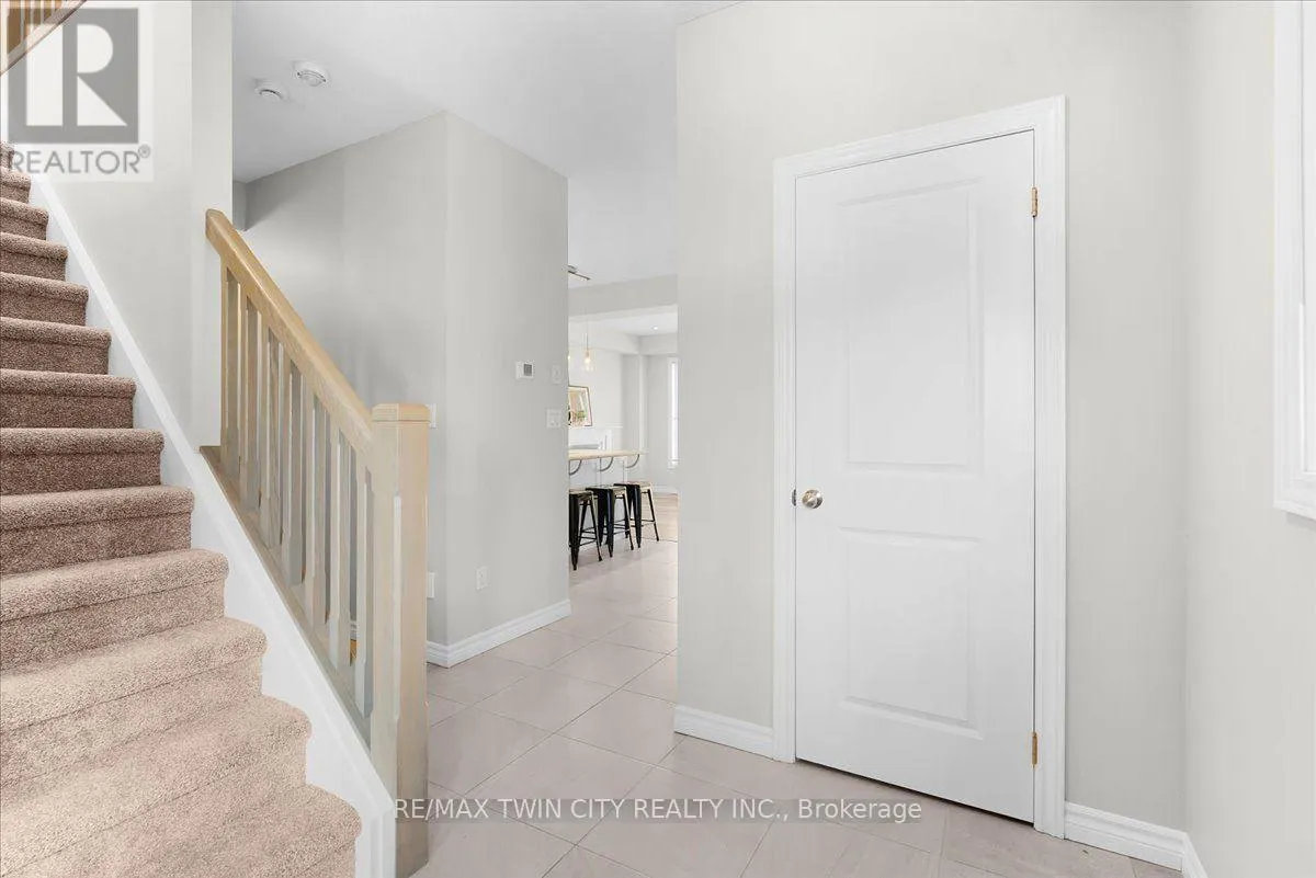 109 LINKS CRESCENT N