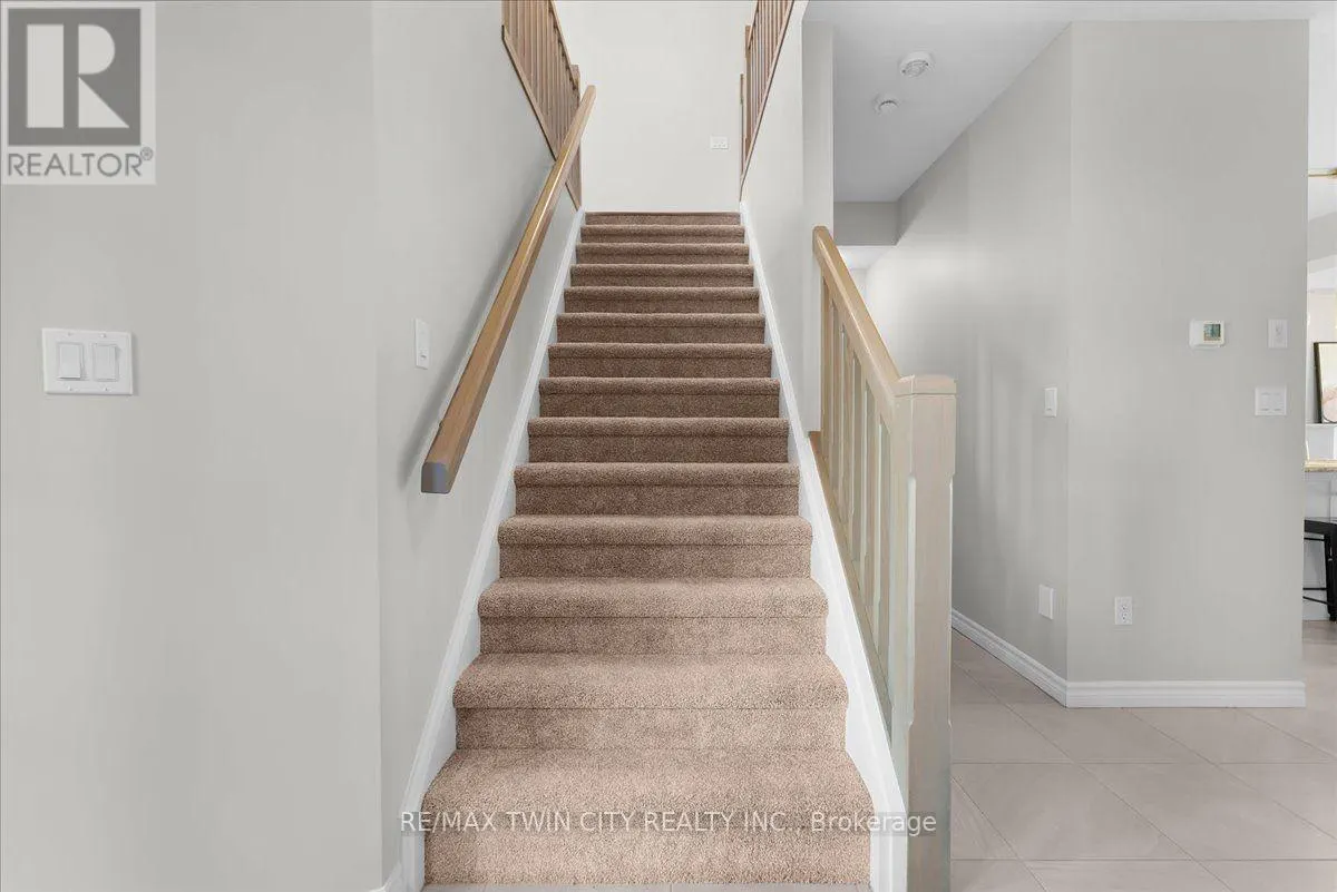 109 LINKS CRESCENT N