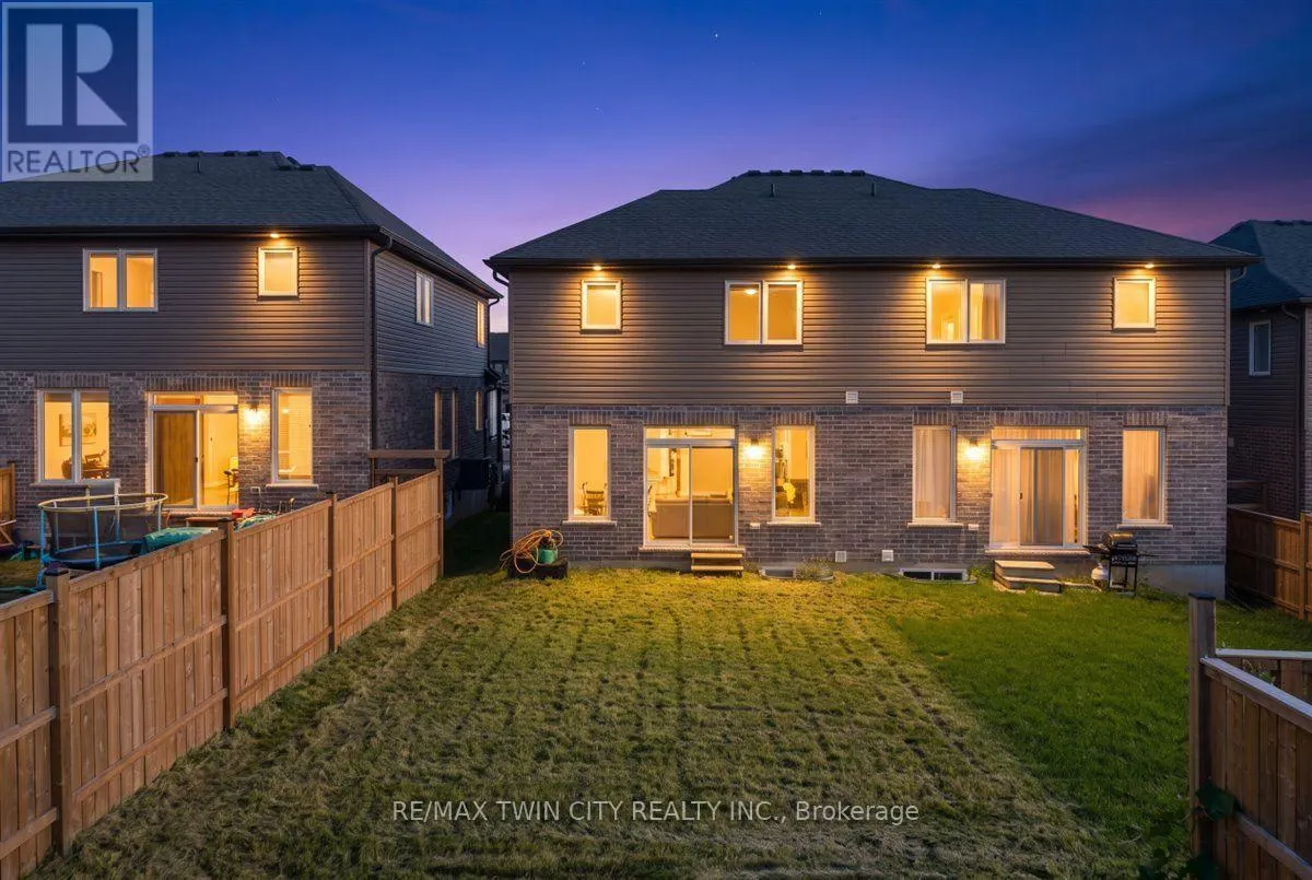 109 LINKS CRESCENT N