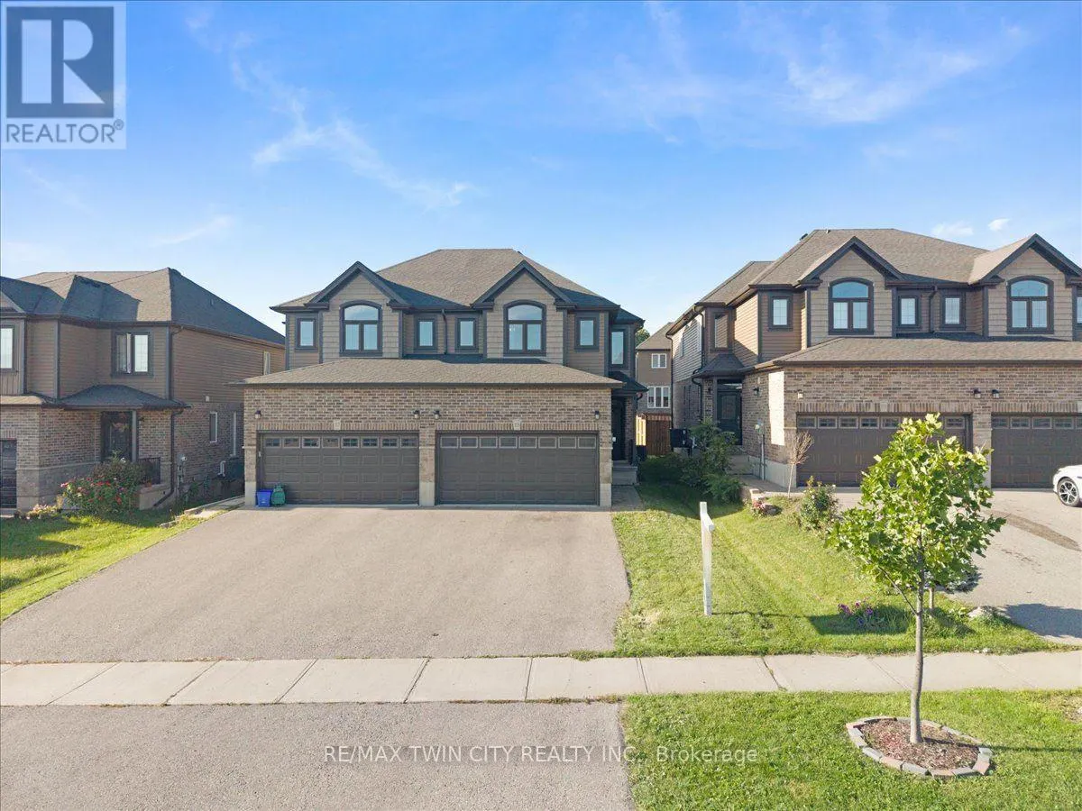 109 LINKS CRESCENT N