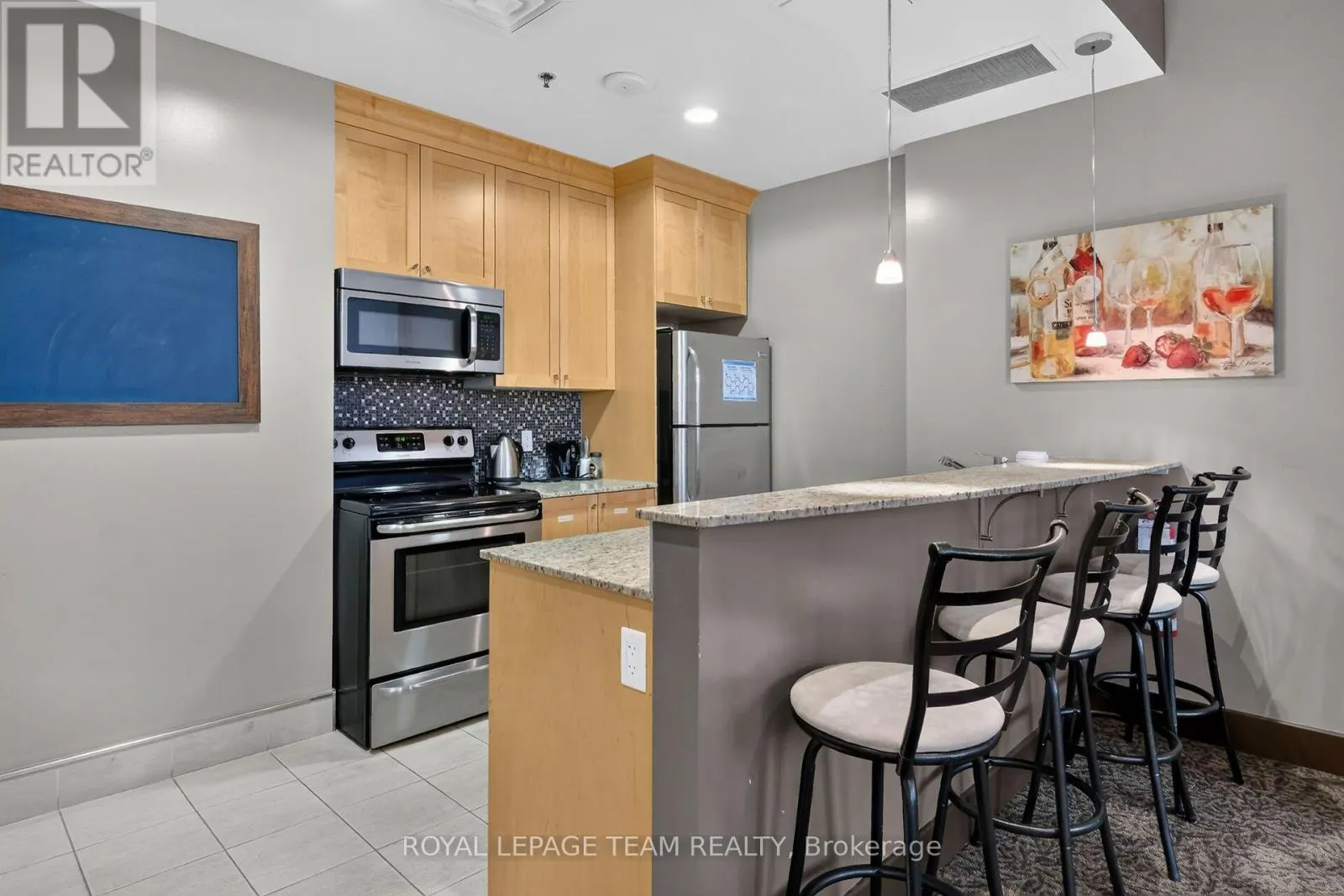 706 - 90 LANDRY STREET