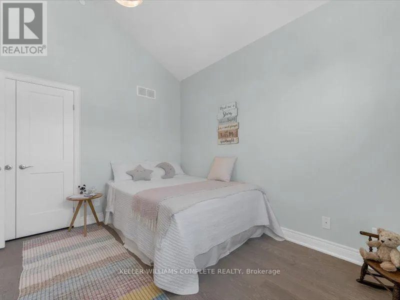 21 - 17 RIDGEVIEW CRESCENT #21