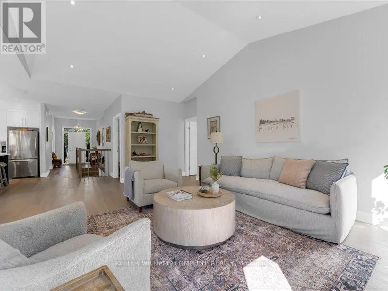 21 - 17 RIDGEVIEW CRESCENT #21