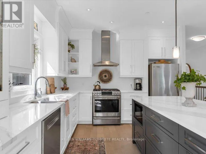 21 - 17 RIDGEVIEW CRESCENT #21