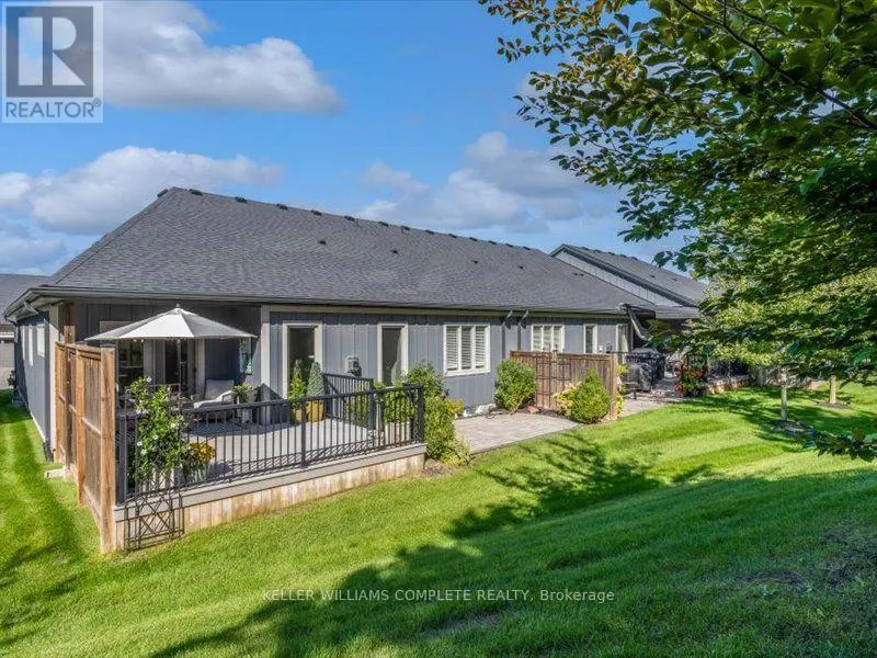 21 - 17 RIDGEVIEW CRESCENT #21