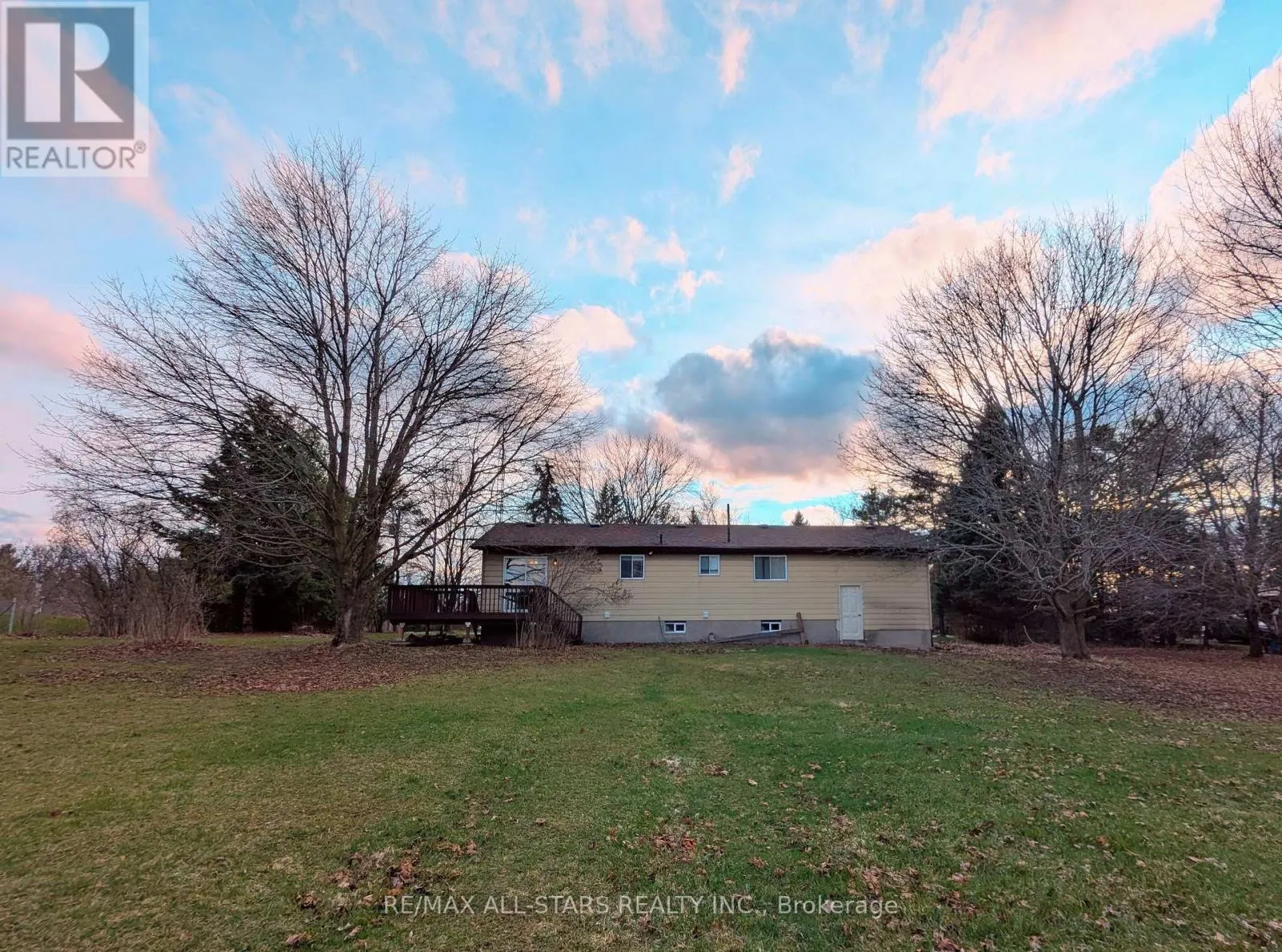 23 VALLEY ROAD