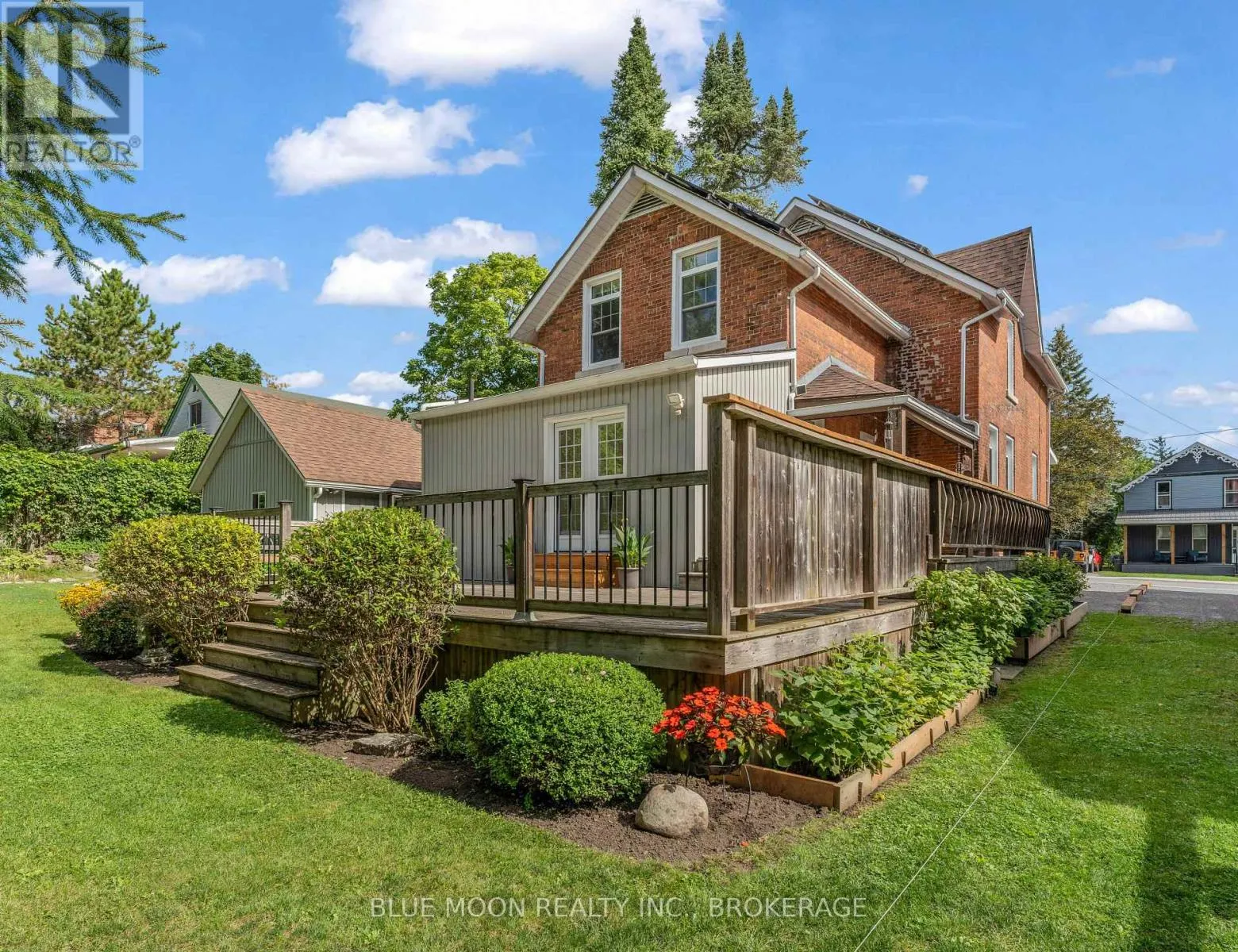 122 RICHARD STREET