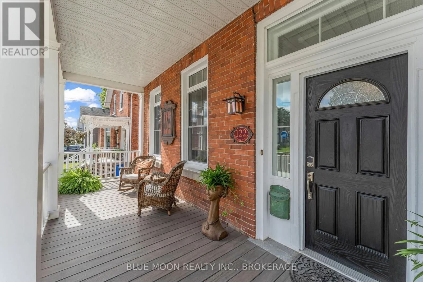122 RICHARD STREET