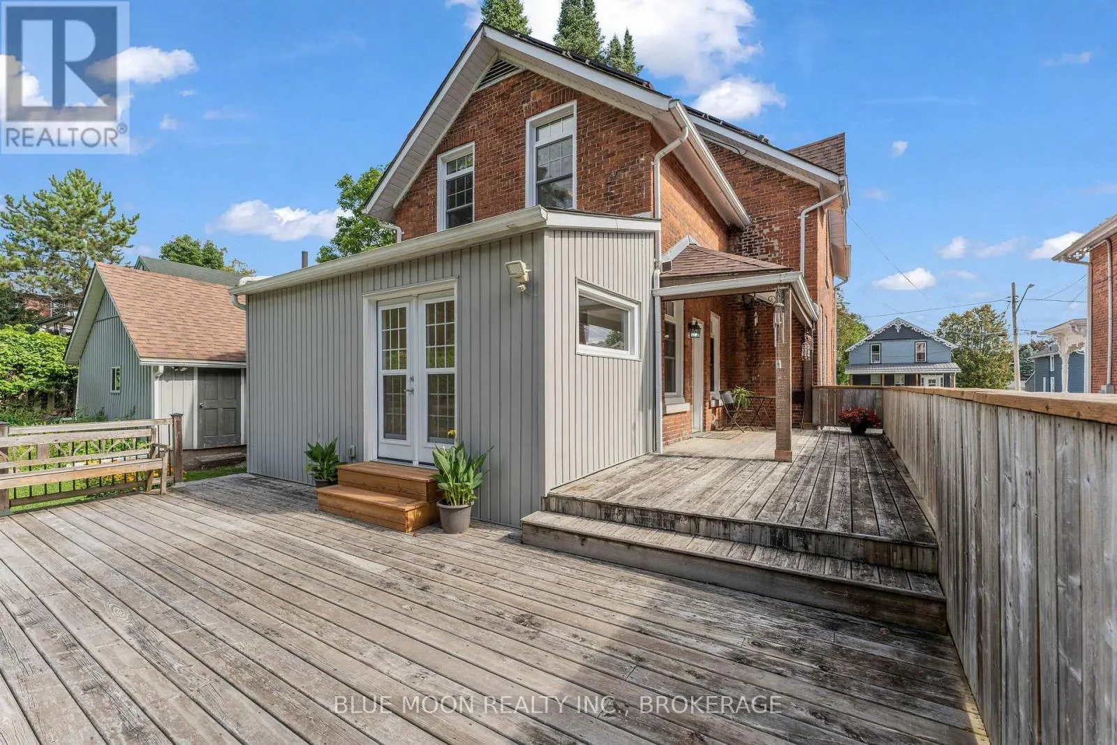 122 RICHARD STREET