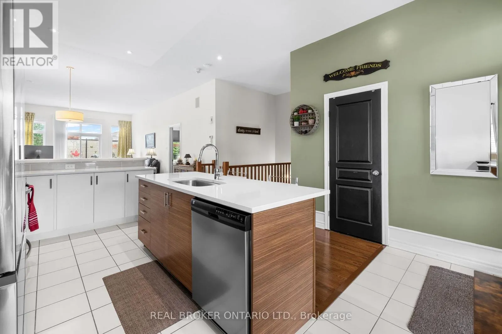 128 GEORGE STREET W