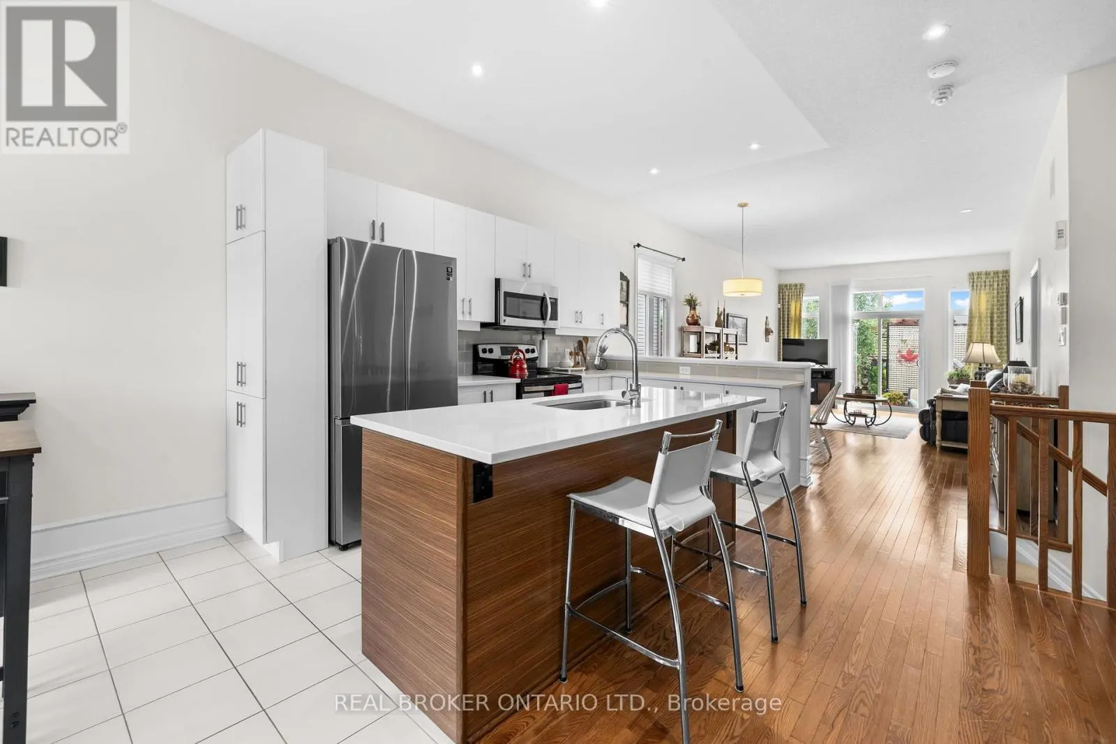 128 GEORGE STREET W