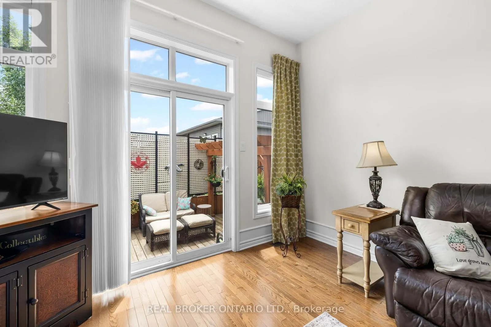 128 GEORGE STREET W
