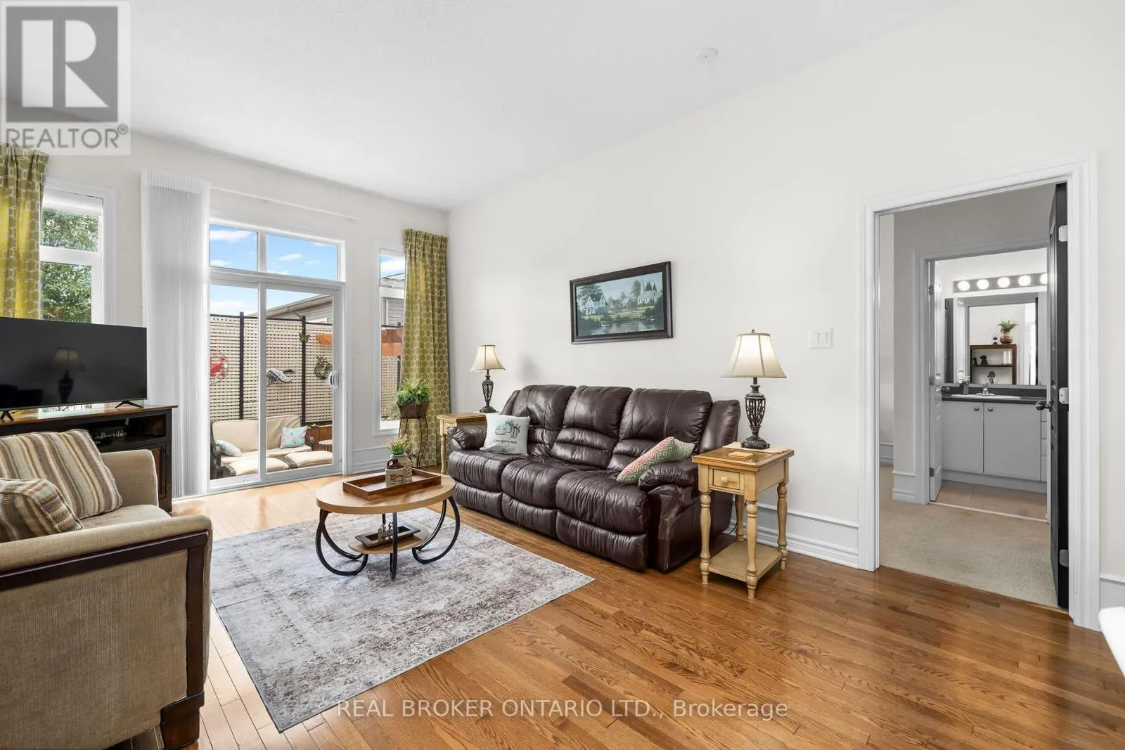 128 GEORGE STREET W