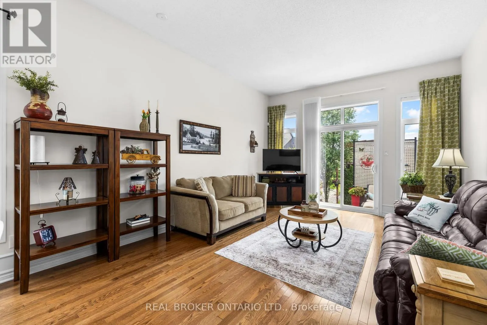 128 GEORGE STREET W