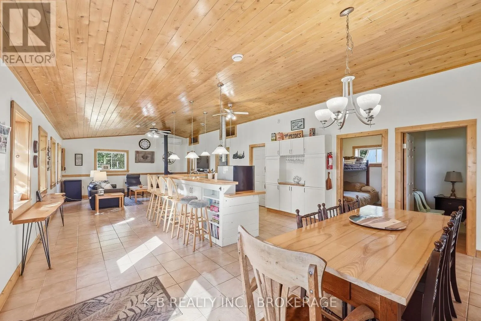 387 CHRISTIAN LANE