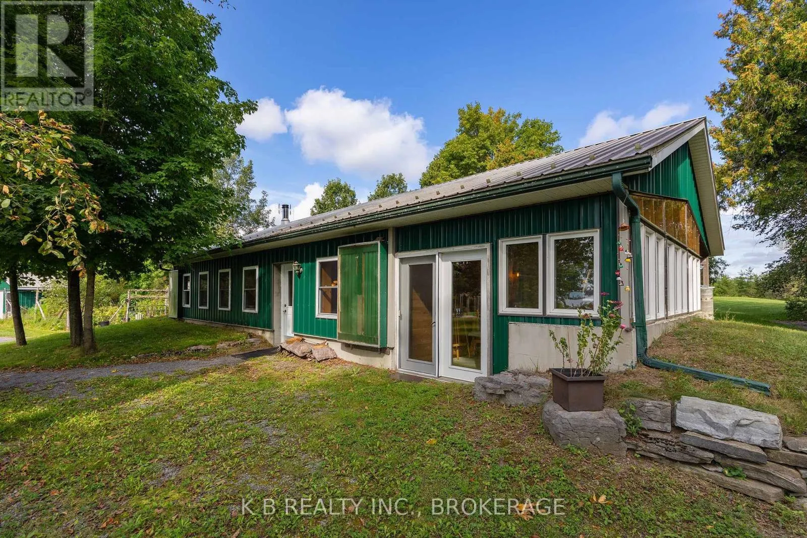 387 CHRISTIAN LANE