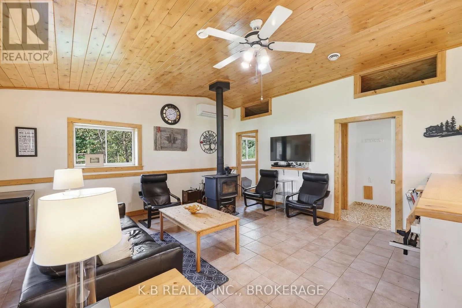 387 CHRISTIAN LANE