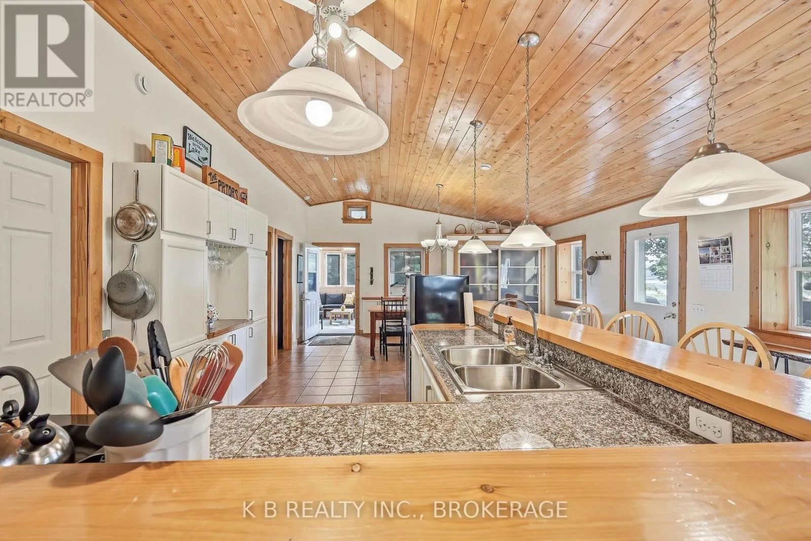 387 CHRISTIAN LANE