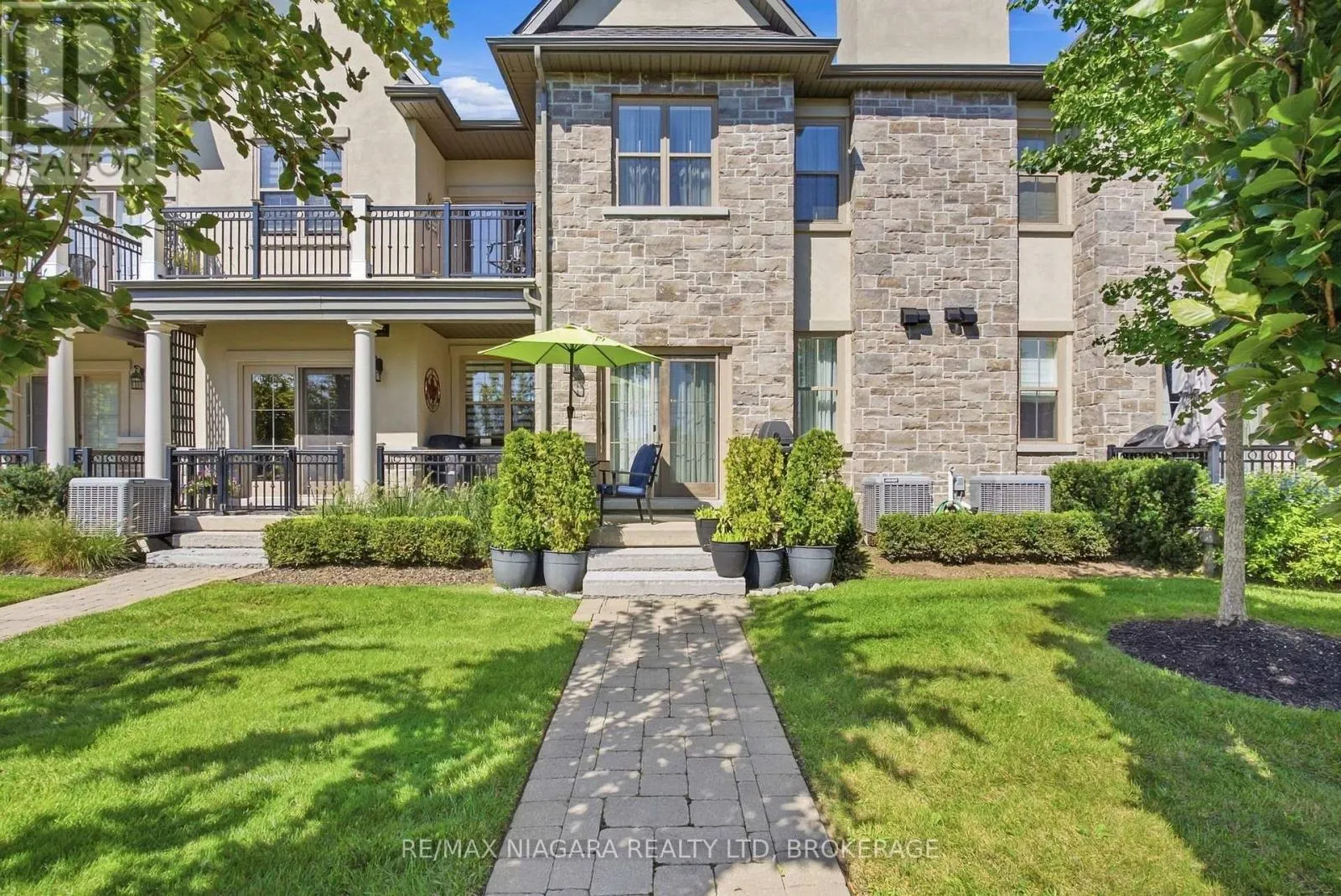 31 ST. ANDREWS LANE S