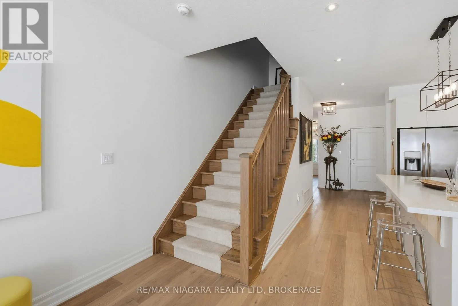 31 ST. ANDREWS LANE S