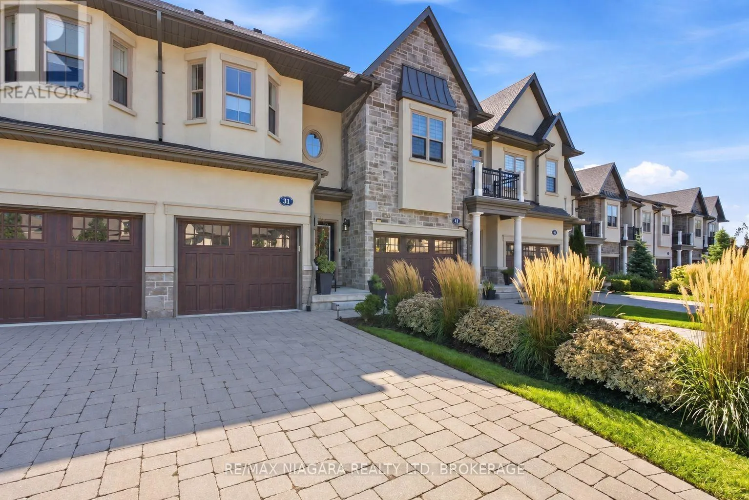 31 ST. ANDREWS LANE S