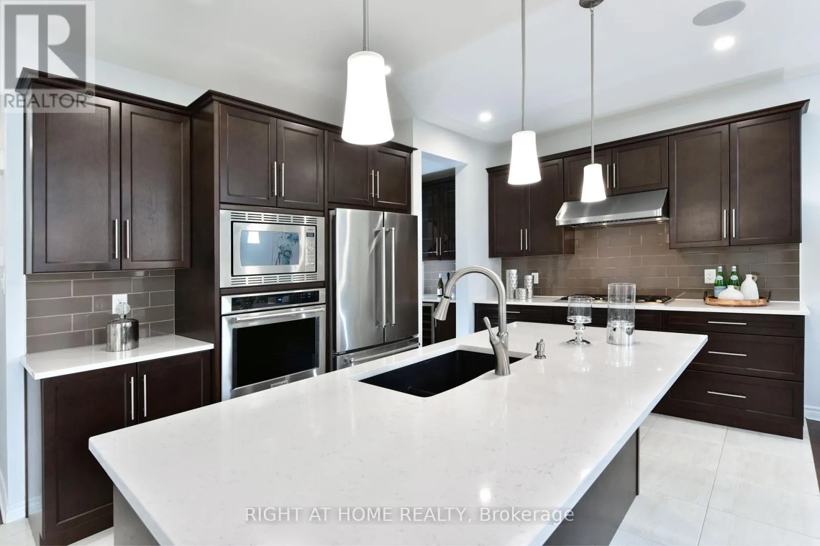 504 BRECCIA HEIGHTS