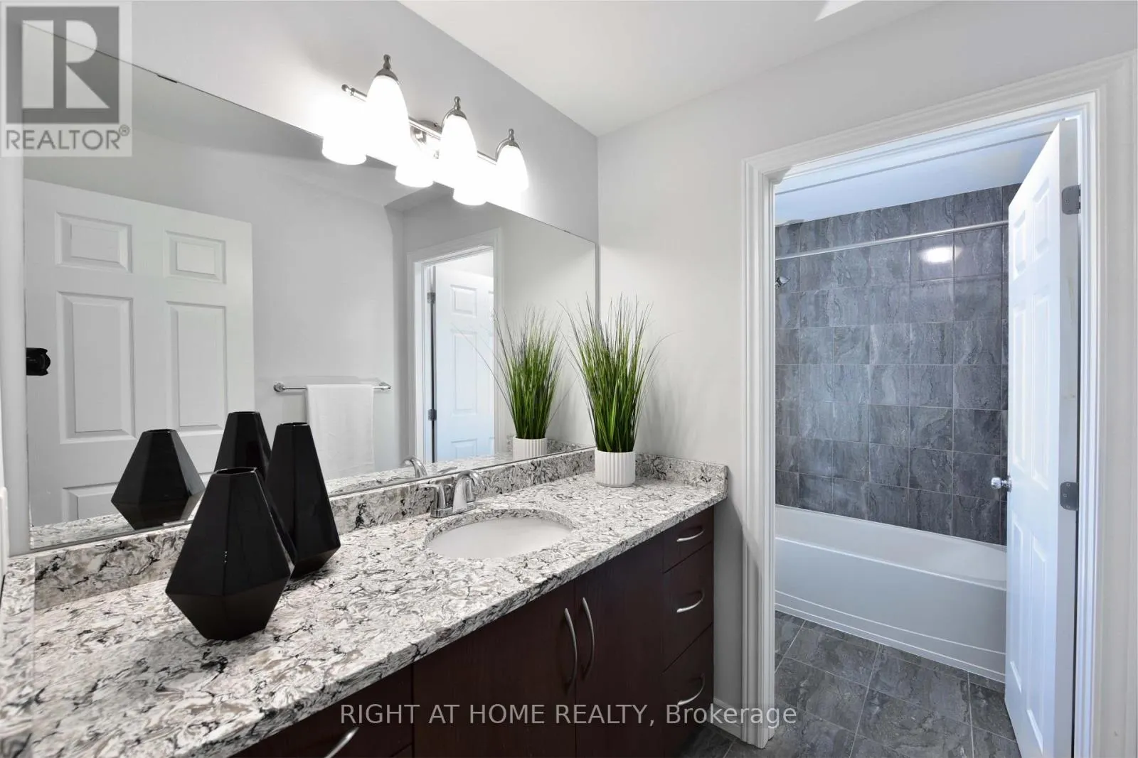 504 BRECCIA HEIGHTS