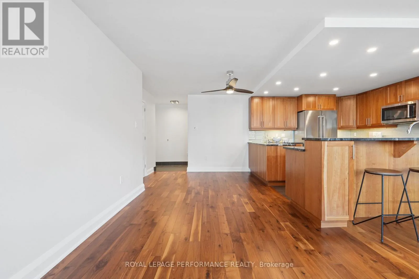 1706 - 500 LAURIER AVENUE W