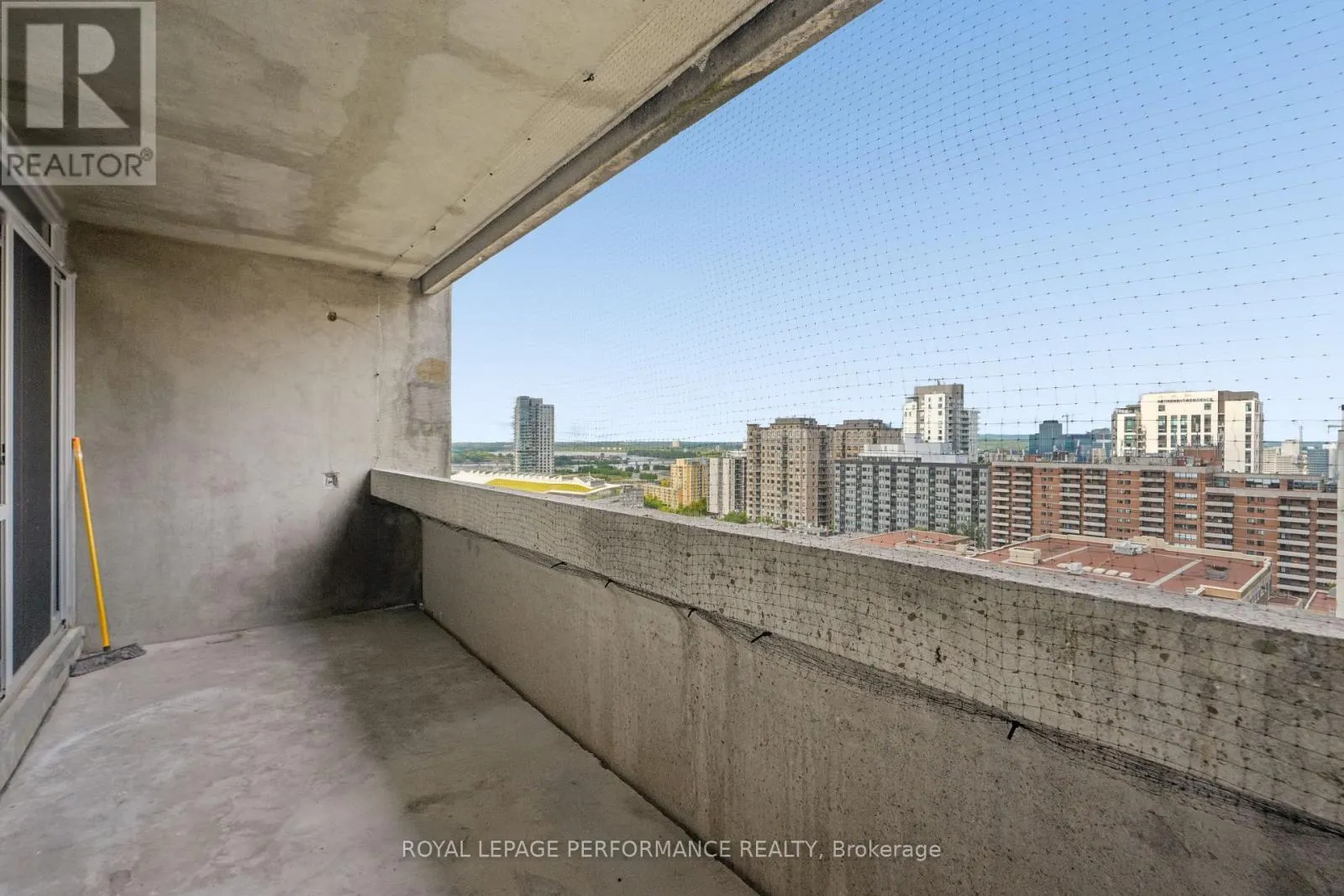 1706 - 500 LAURIER AVENUE W