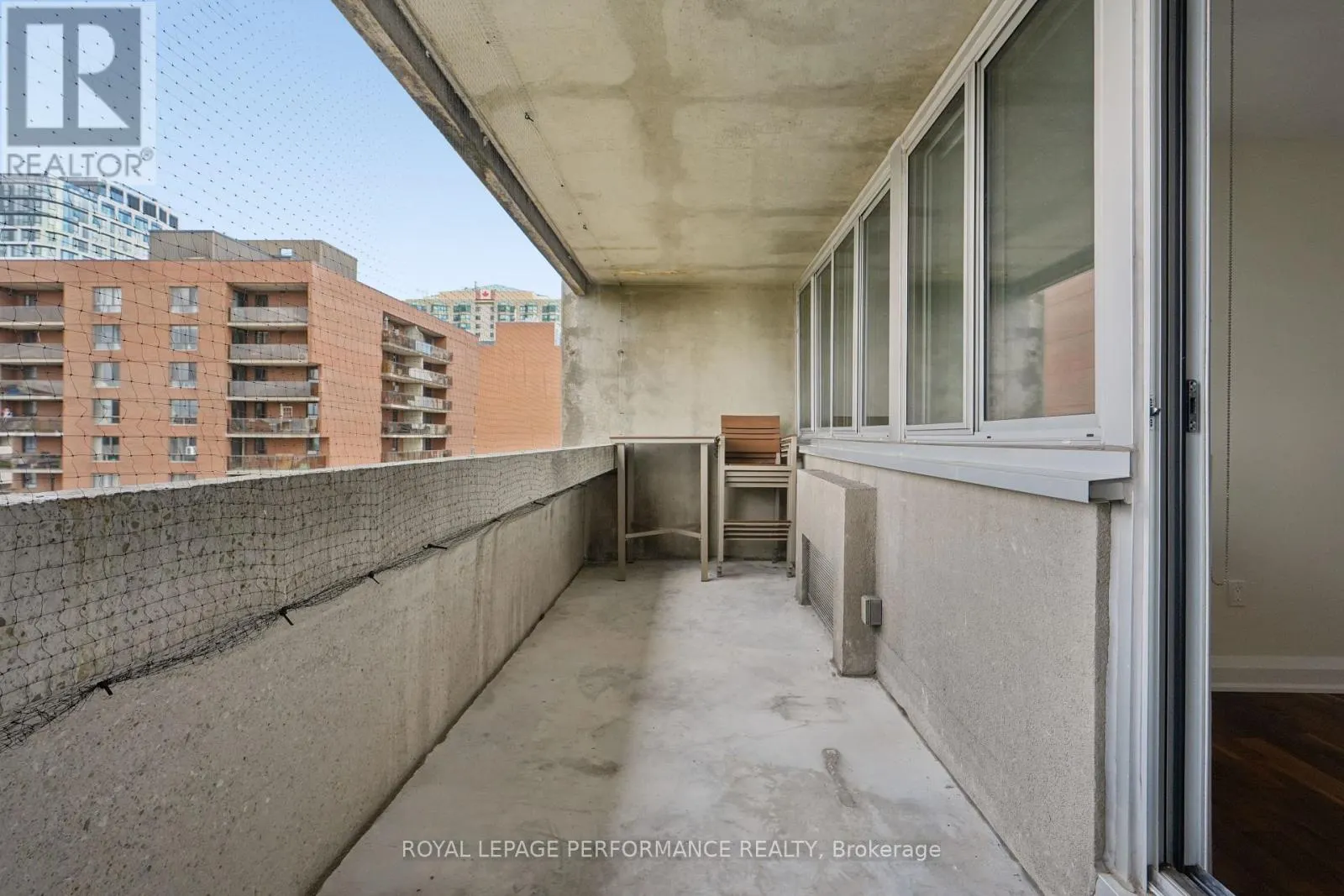 1706 - 500 LAURIER AVENUE W