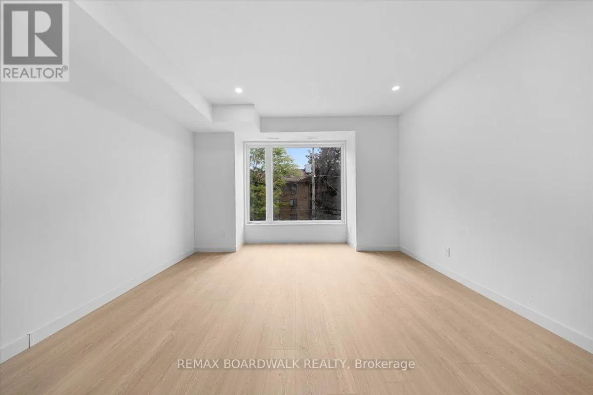 UNIT 3 - 315 SAVARD AVENUE