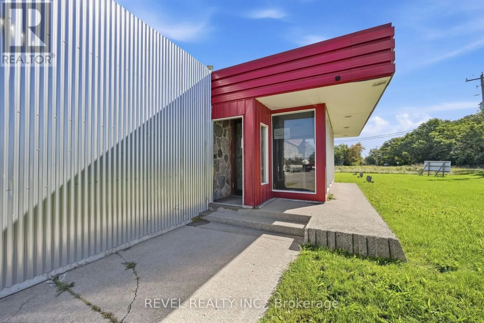 860 FORKS ROAD