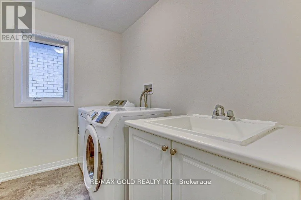 120 HUNTINGFORD TRAIL