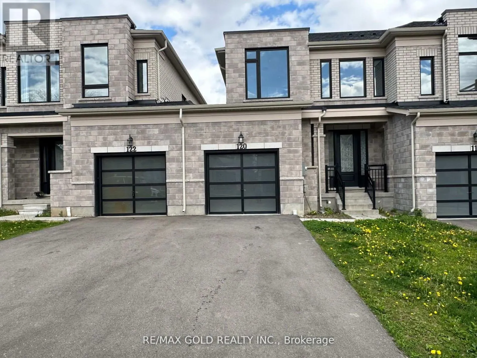 120 HUNTINGFORD TRAIL