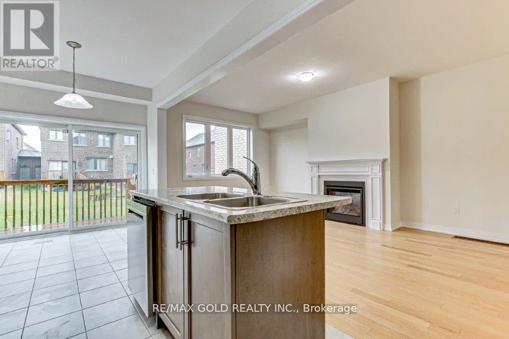 120 HUNTINGFORD TRAIL
