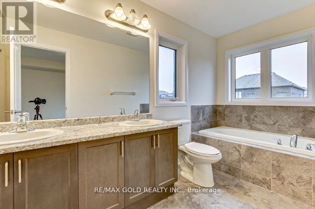 120 HUNTINGFORD TRAIL