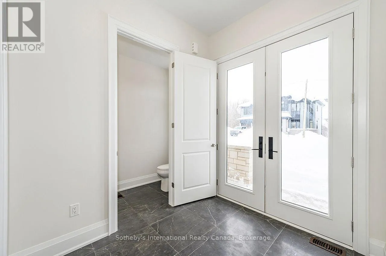 113 CLEMENT LANE