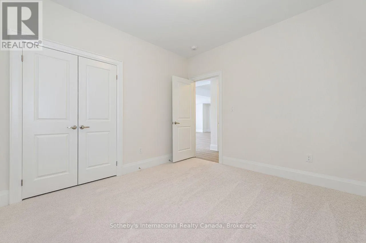 113 CLEMENT LANE