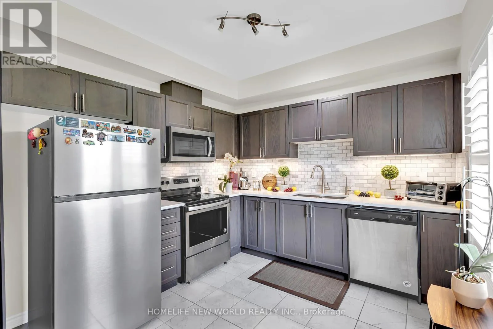 71 - 88 DECORSO DRIVE