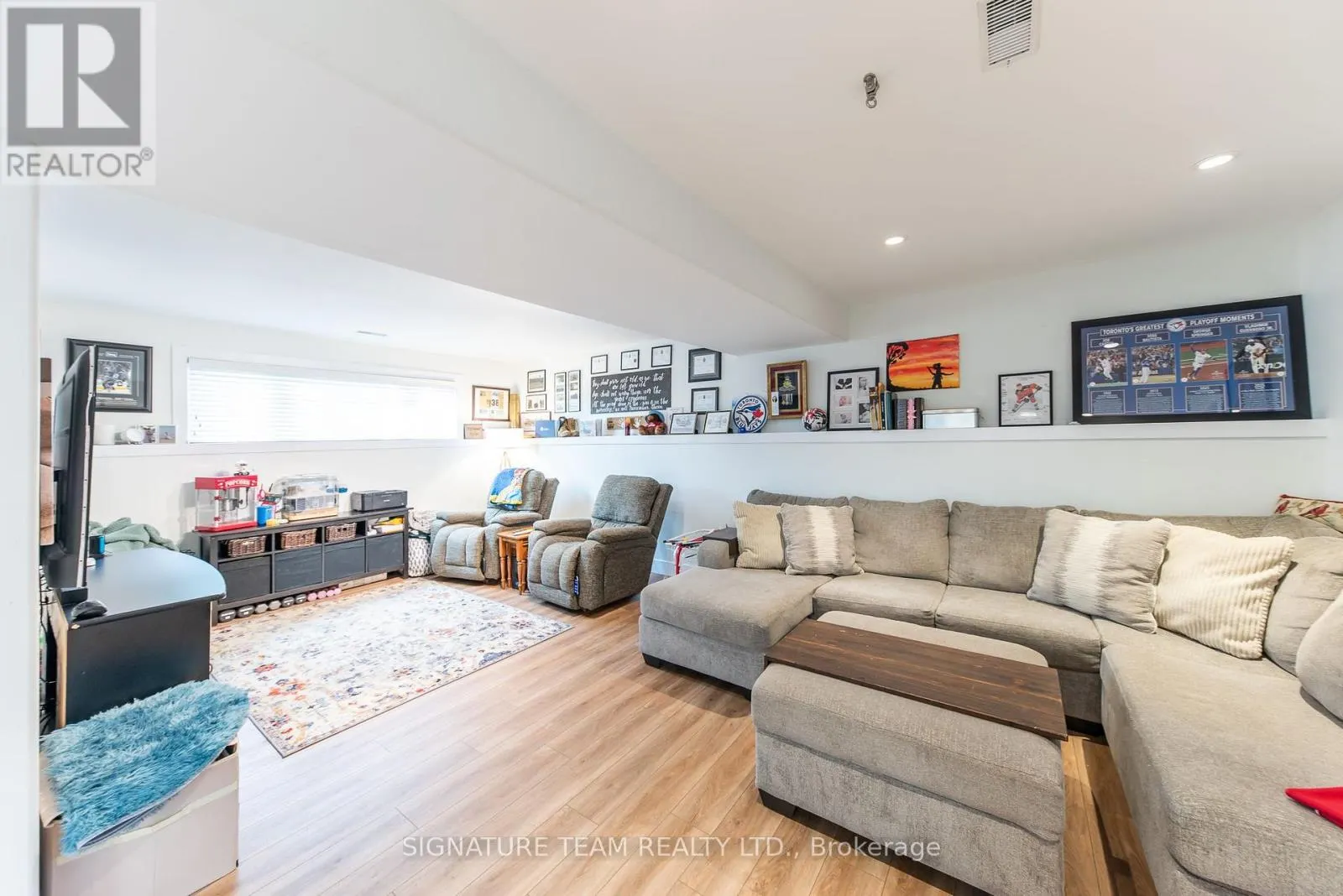 21 LISA CRESCENT