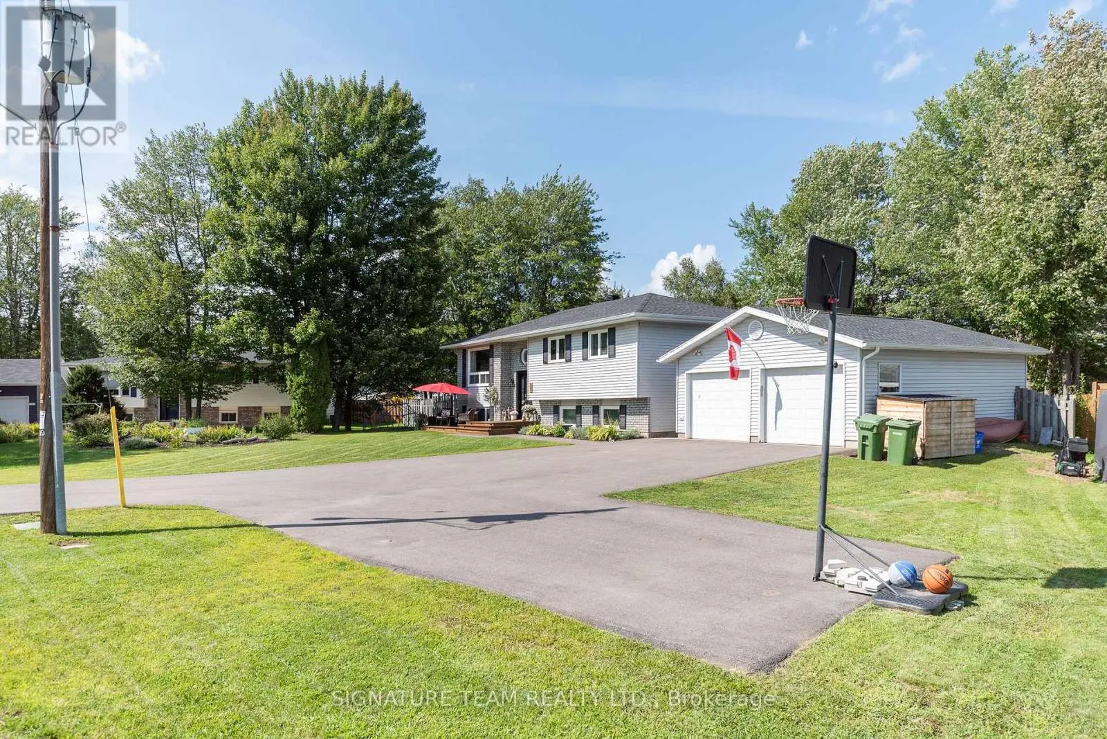 21 LISA CRESCENT