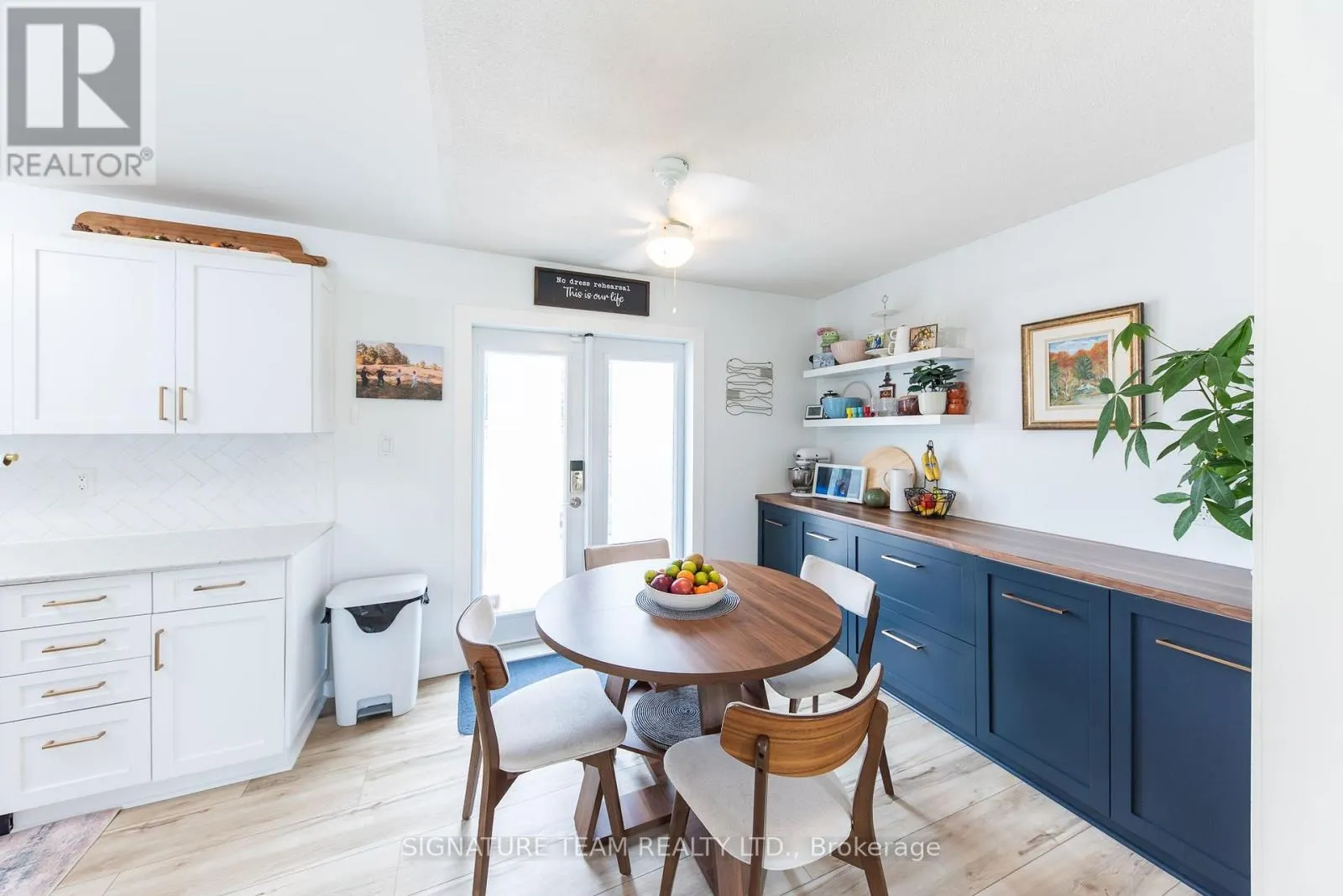 21 LISA CRESCENT