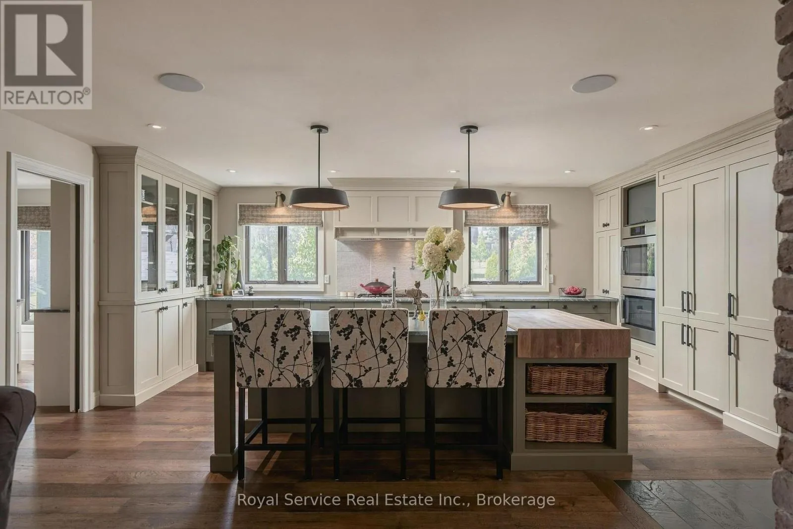 126 RIDGEWOOD ROAD