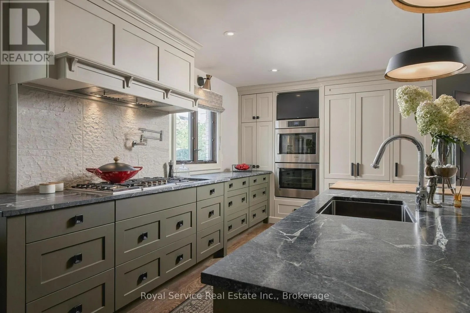 126 RIDGEWOOD ROAD