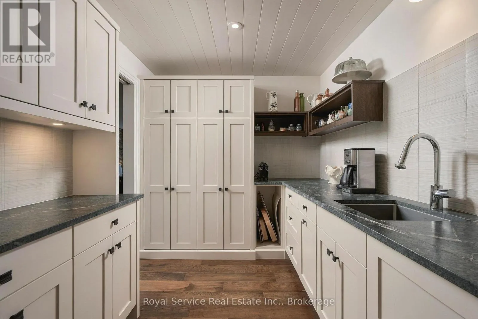 126 RIDGEWOOD ROAD