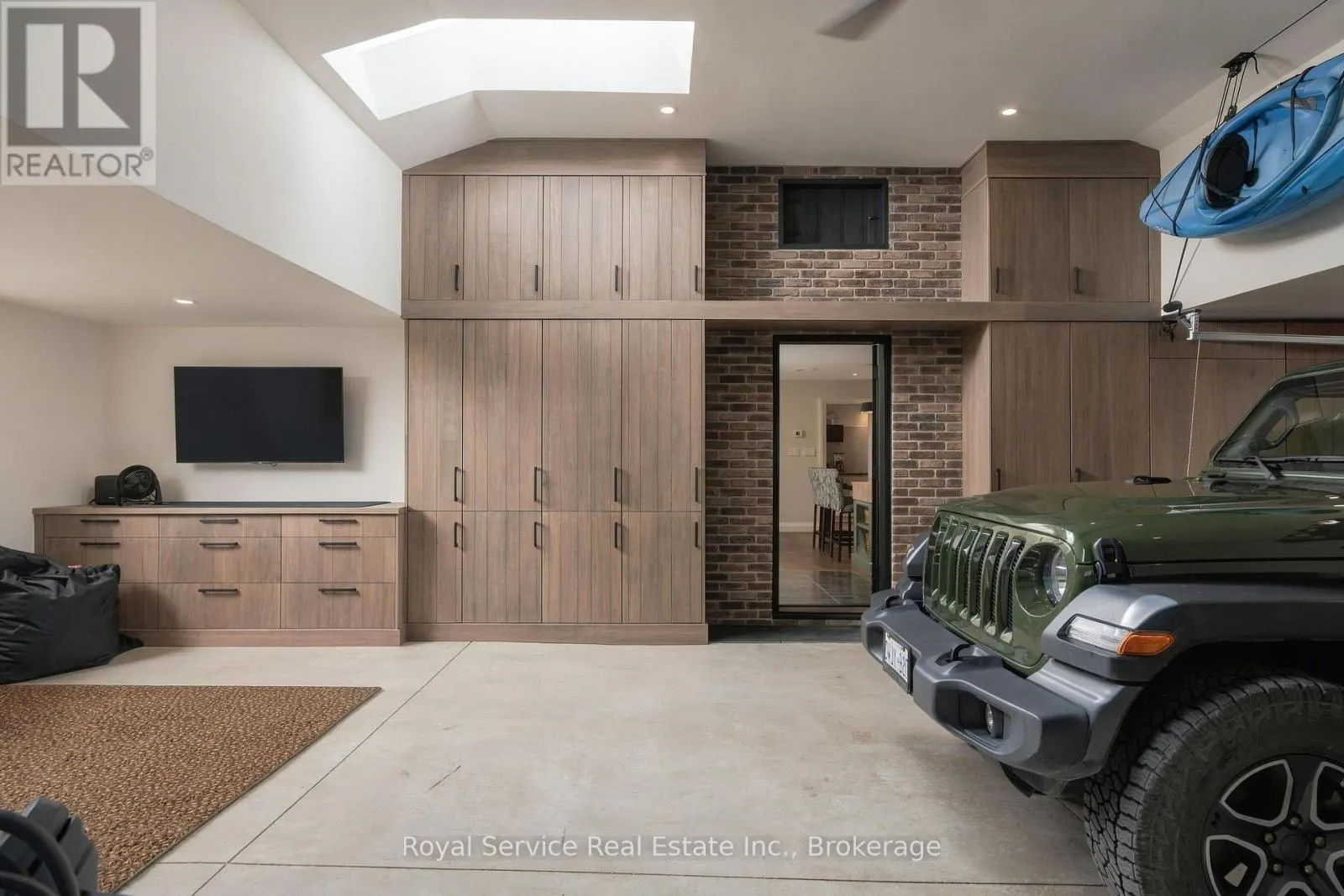 126 RIDGEWOOD ROAD