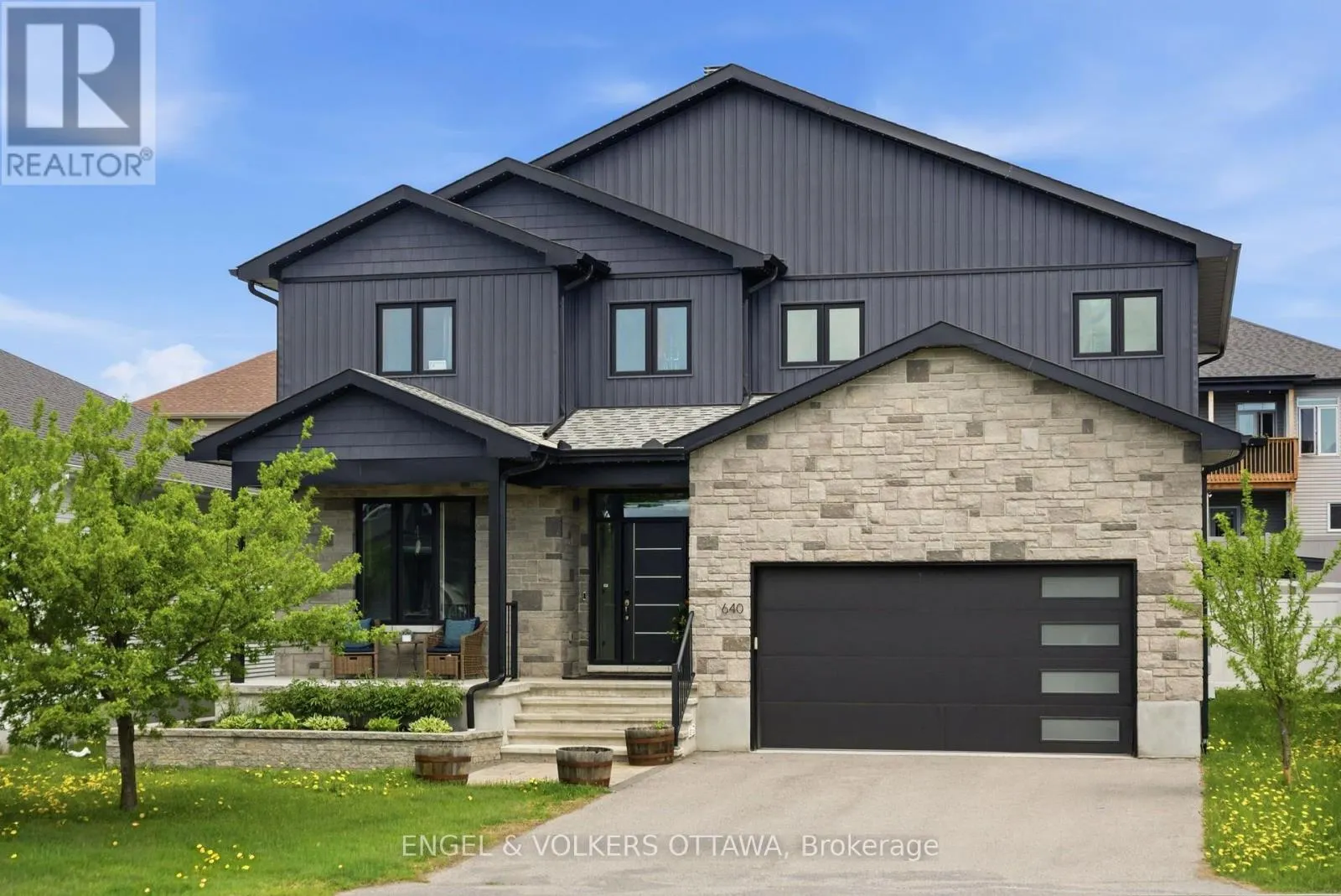 640 MEADOWRIDGE CIRCLE