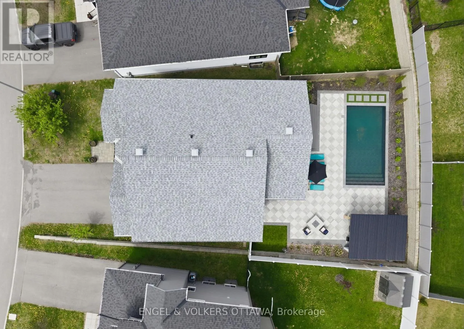 640 MEADOWRIDGE CIRCLE
